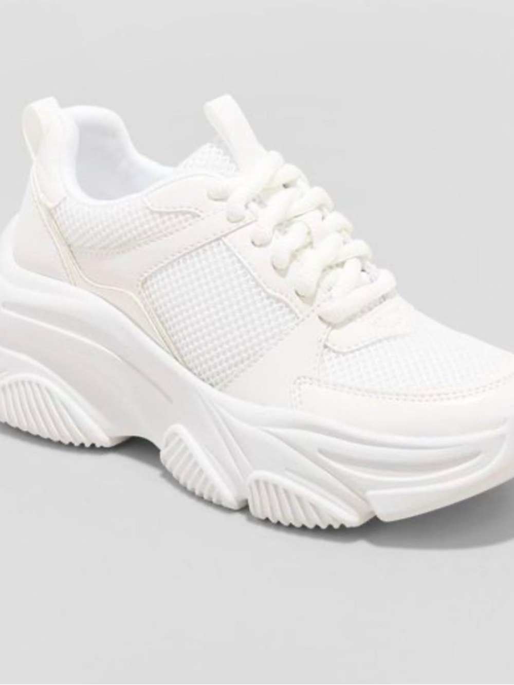 Like new wild fable sneakers